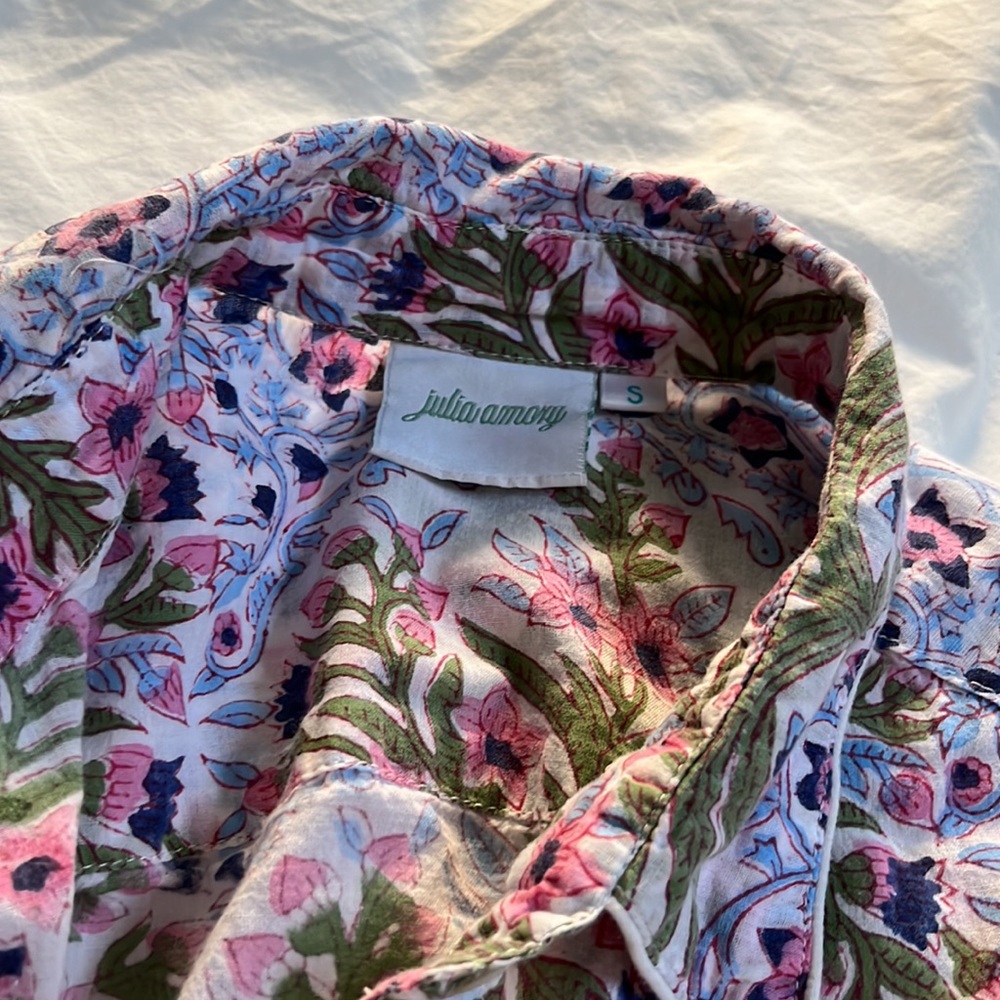 Julia Amory husband shirt
